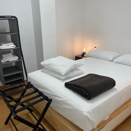 Calle Rodrigo De Triana Con Opcion De Parking Apartment