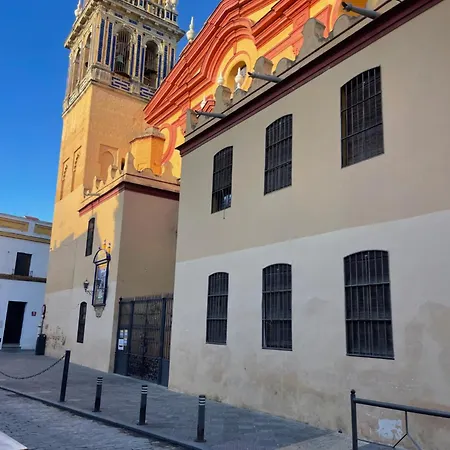 Calle Rodrigo De Triana Con Opcion De Parking Apartment *